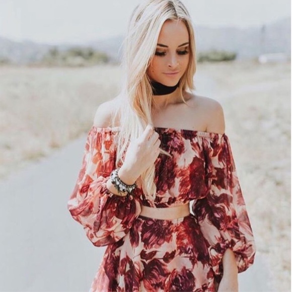 For love & lemons red orange yellow wild rose floral off the shoulders crop top - Picture 2 of 10